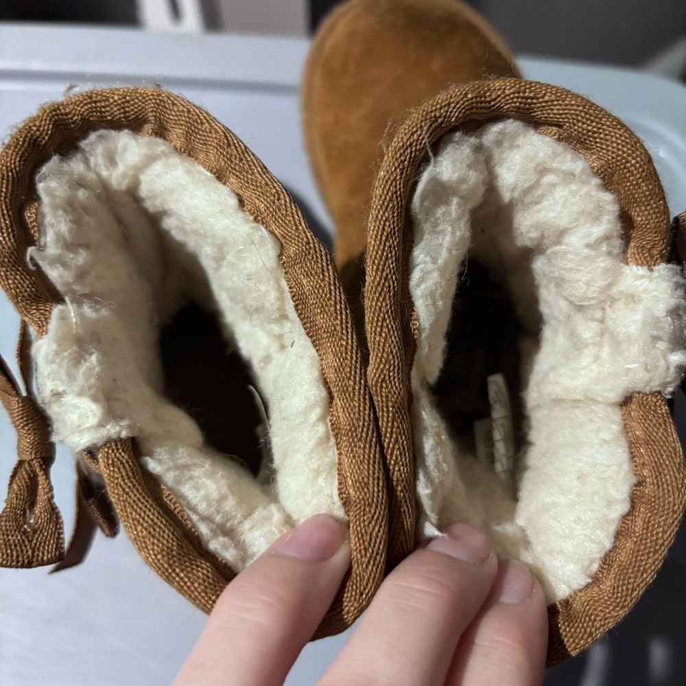 Chestnut Bow Suede Boots | Koolaburra by UGG Kids 8 - Picture 5 of 8